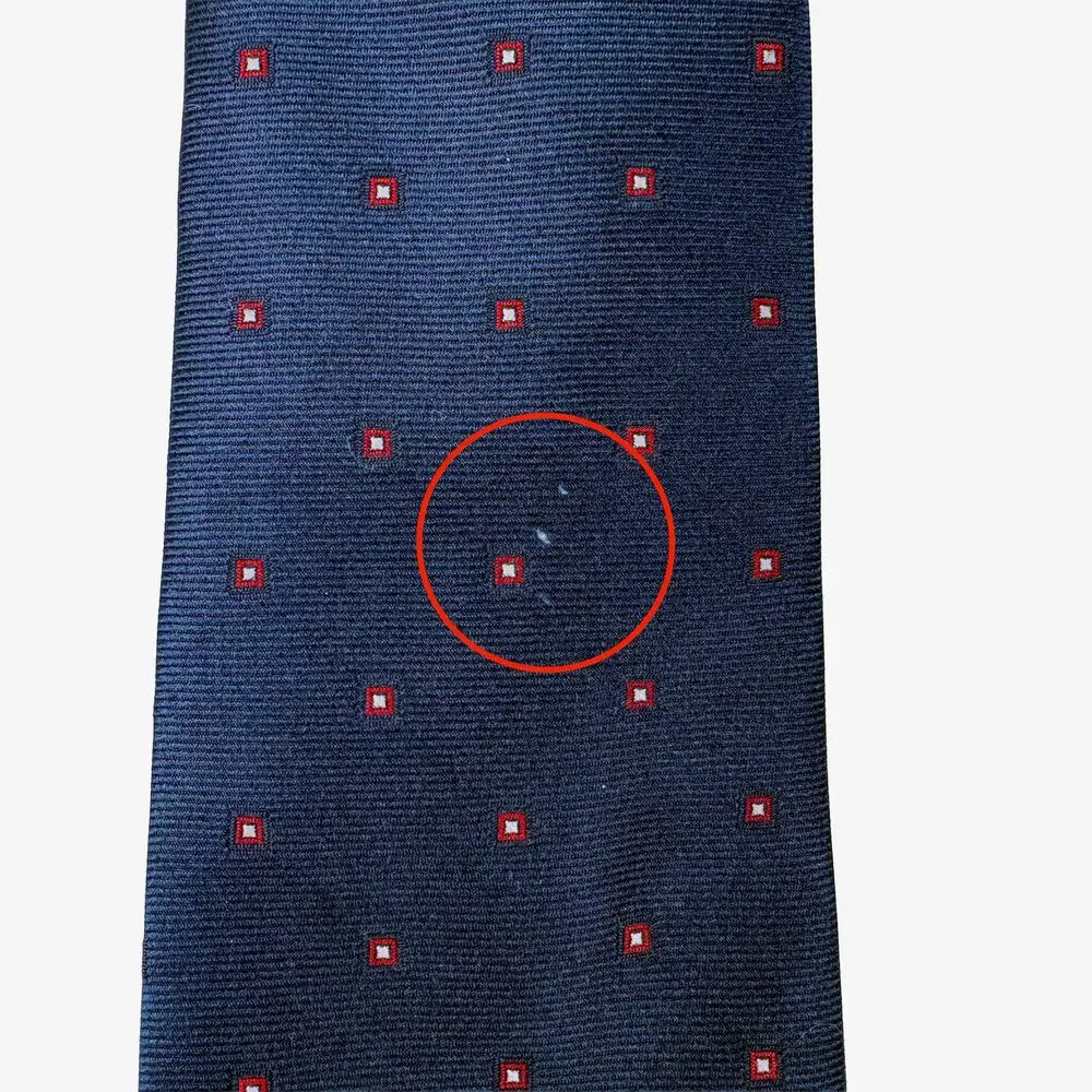 Oscar de la Renta details brand